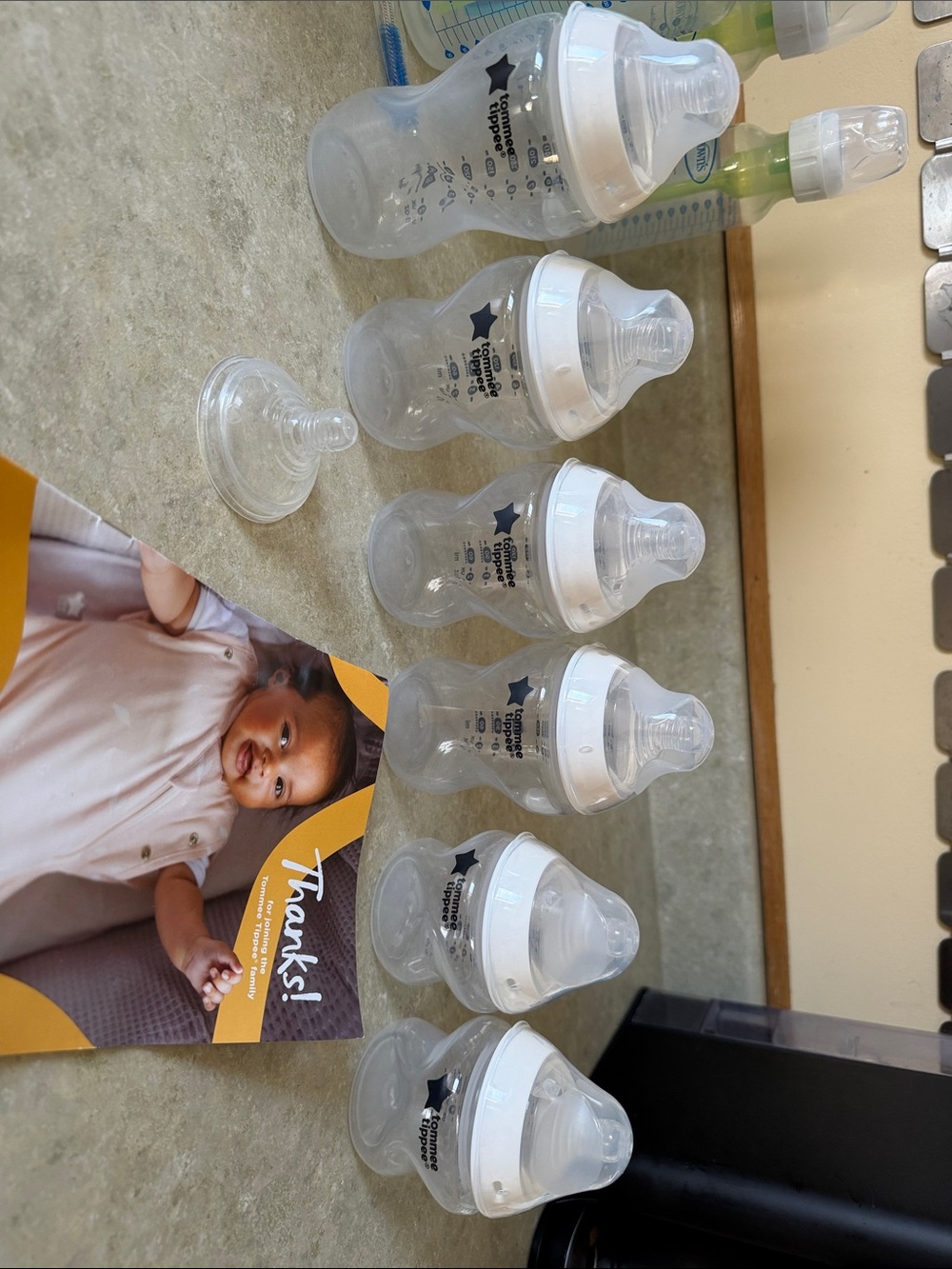 Wide-Neck Baby Bottles with White Caps - Clear